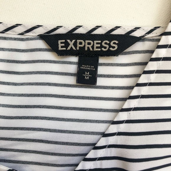 Express Women’s Blouse Size Medium - Picture 3 of 4